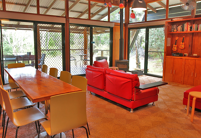 Assidere Beach House - Lounge/dining area