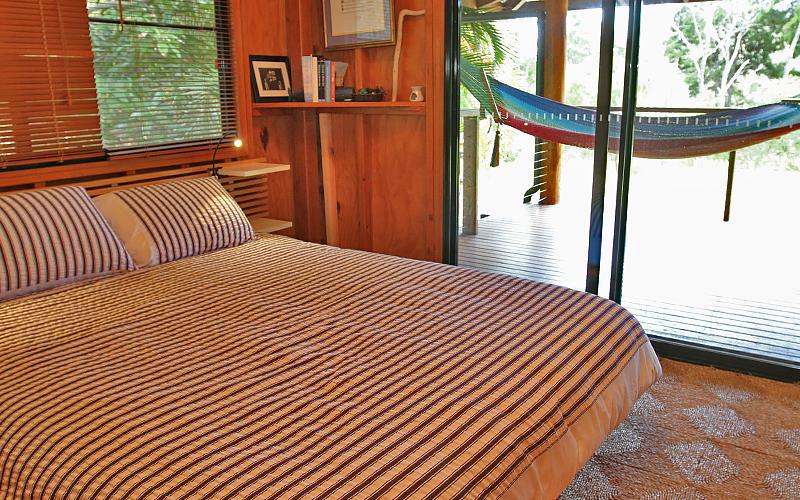 Assidere Beach House - Main bedroom
